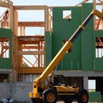 Eko-dom od fundamentów: sprawdzone, naturalne materiały budowlane, które chronią zdrowie i budżet