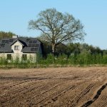 Zamiast szamba — domowa oczyszczalnia z drenażem: prosto, ekologicznie, opłacalnie