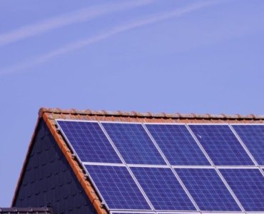 Twój dom na własnym prądzie: jak wybrać i opłacalnie wykorzystać domowy magazyn energii
